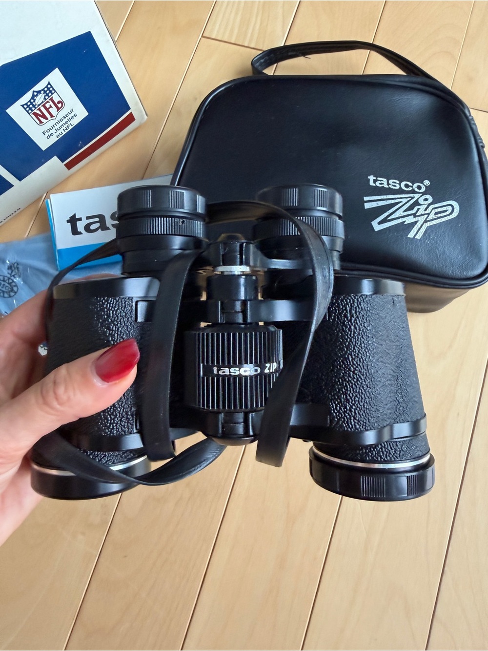vintage 1982 Tasco NFL binoculars box model 3